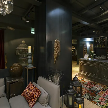 Pulitzer Hotel